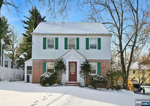 Homes for sale in Tenafly, NJ | 40 Clinton Ave, Tenafly, NJ 07670 | MLS# 26024578