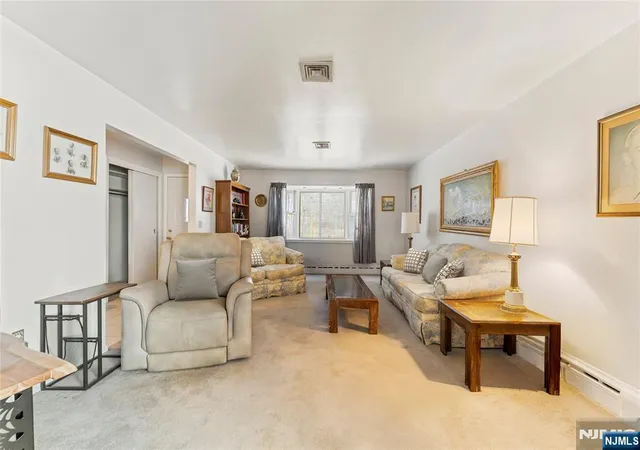 Homes for sale in Par Troy Hills Twp., NJ | 60 White Oak Rd, Par Troy Hills Twp., NJ 07054 | MLS# 26024620