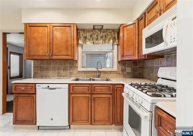 Homes for sale in Par Troy Hills Twp., NJ | 60 White Oak Rd, Par Troy Hills Twp., NJ 07054 | MLS# 26024620