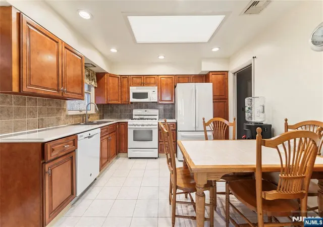 Homes for sale in Par Troy Hills Twp., NJ | 60 White Oak Rd, Par Troy Hills Twp., NJ 07054 | MLS# 26024620