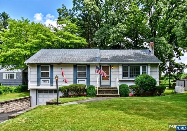 4th image of 423 W Oakland Ave, Oakland, NJ 07436 | MLS# 26024648