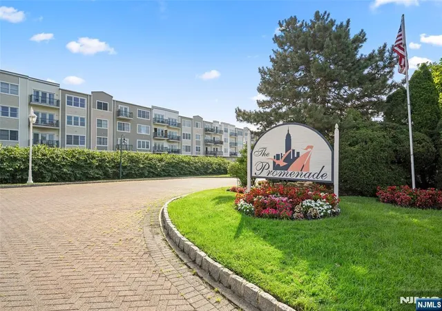 Homes for sale in Edgewater, NJ | 155 The Promenade, Edgewater, NJ 07020 | MLS# 26024650