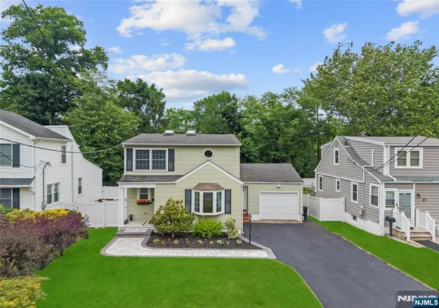 4th image of 25 2Nd Ave, Roseland, NJ 07068 | MLS# 26024658