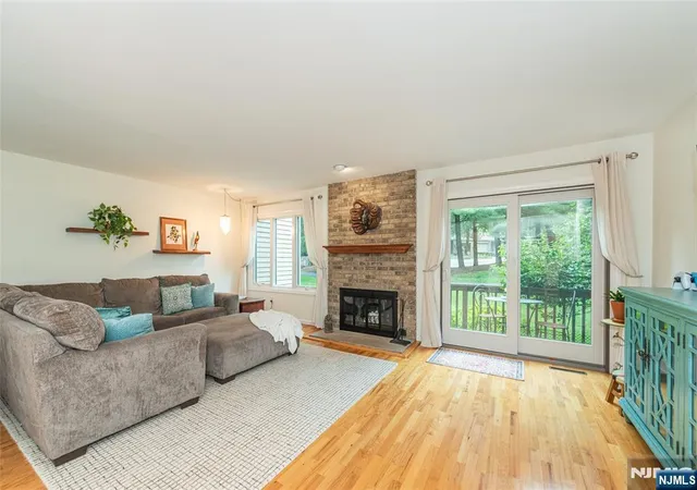 Homes for sale in Mahwah, NJ | 122 Macleish Ct, Mahwah, NJ 07430 | MLS# 26024666