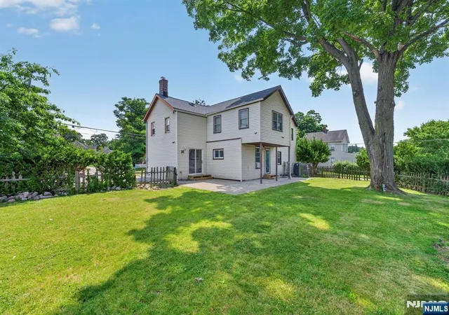 Photo 2 of Single family home for sale at 720 Ringwood Ave, Pompton Lakes, NJ 07442 | MLS# 26024667 | Listing updated on 2026-08-30