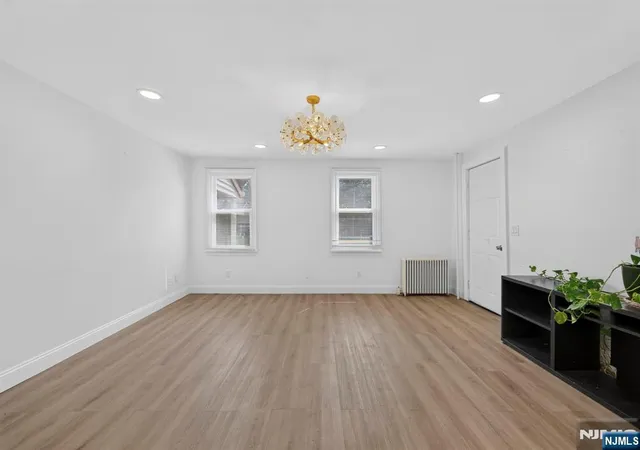 Photo 3 of Single family home for sale at 720 Ringwood Ave, Pompton Lakes, NJ 07442 | MLS# 26024667 | Listing updated on 2026-08-30