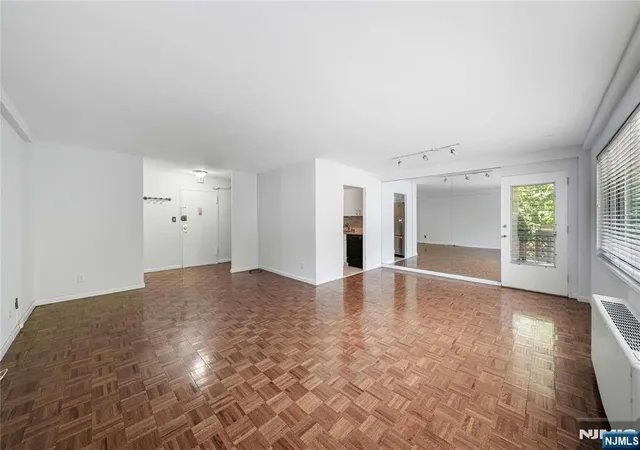 Homes for sale in Edgewater, NJ | 1375 River Rd #2B, Edgewater, NJ 07020 | MLS# 26024668