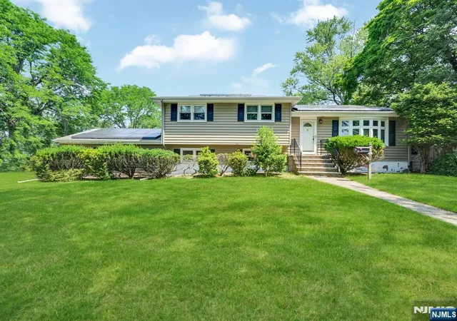 2nd image of 19 Lawrence Rd, Wayne, NJ 07470 | MLS# 26024675