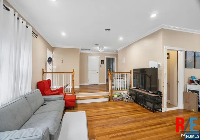 4th image of 1068 Anderson Ave, Fort Lee, NJ 07024 | MLS# 26024696