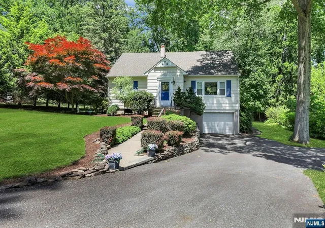 Homes for sale in Wyckoff, NJ | 522 Helena Ave, Wyckoff, NJ 07481 | MLS# 26024707