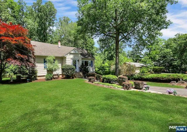 Homes for sale in Wyckoff, NJ | 522 Helena Ave, Wyckoff, NJ 07481 | MLS# 26024707