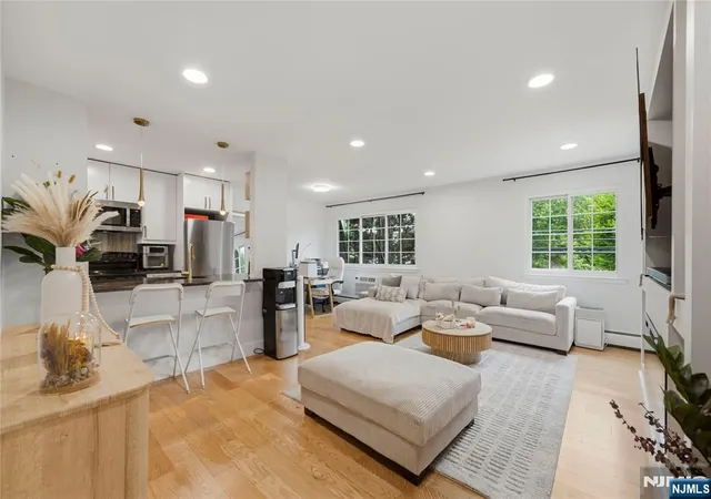 Homes for sale in Ridgefield Park, NJ | 89-93 Teaneck Rd #A4, Ridgefield Park, NJ 07660 | MLS# 26024725