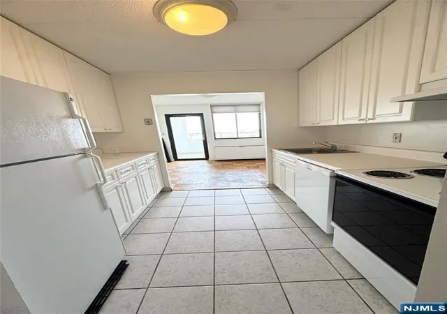 Homes for sale in Cliffside Park, NJ | 250 Gorge #17I, Cliffside Park, NJ 07010 | MLS# 26024737