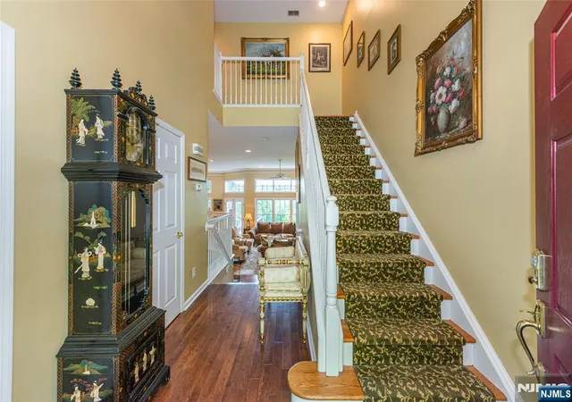 3rd image of 14 N Shadow Ln, Oakland, NJ 07436 | MLS# 26024770