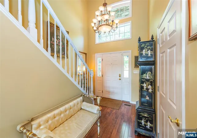 4th image of 14 N Shadow Ln, Oakland, NJ 07436 | MLS# 26024770