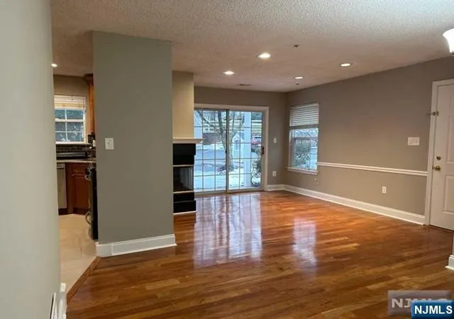 Photo 4 of Sale Pending at 1047 Cambridge Ct #1047, Mahwah, NJ 07430 | MLS# 26024780 | Listing updated on 2026-07-16