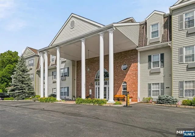 27th image of 2 Richmond Rd #302, West Milford, NJ 07480 | MLS# 26024796