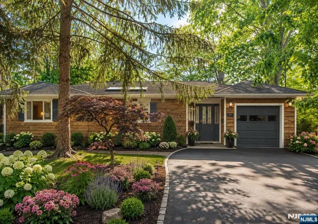 Photo 3 of Sale Pending at 77 E Lake Dr, Wayne, NJ 07470 | MLS# 26024852 | Listing updated on 2026-07-23