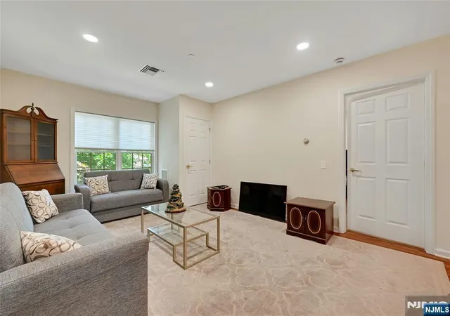 Homes for sale in Paramus, NJ | 189 Forest Ave #211, Paramus, NJ 07652 | MLS# 26024860