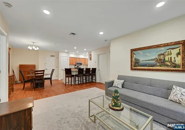 Homes for sale in Paramus, NJ | 189 Forest Ave #211, Paramus, NJ 07652 | MLS# 26024860