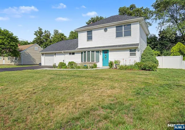 Homes for sale in Wayne, NJ | 45 Leonard Ter, Wayne, NJ 07470 | MLS# 26024881