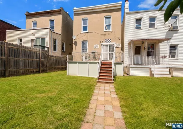 Homes for sale in West New York, NJ | 221 54th St, West New York, NJ 07093 | MLS# 26024906