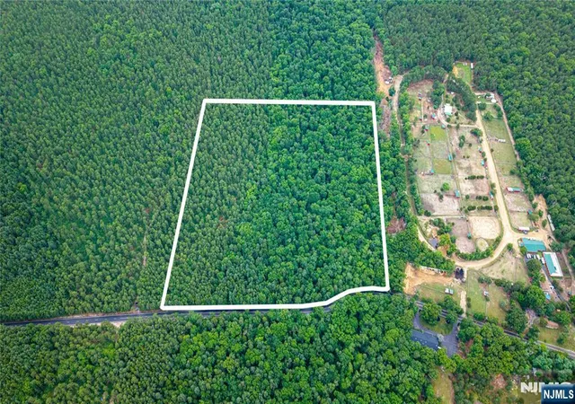 2nd image of 451 Beckerville Rd, Manchester, NJ 08759 | MLS# 26024911