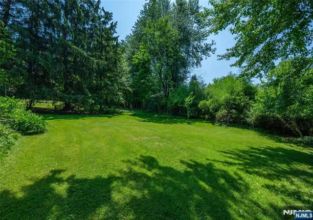 29th image of 5 Brookwood Dr, West Caldwell, NJ 07006 | MLS# 26024913