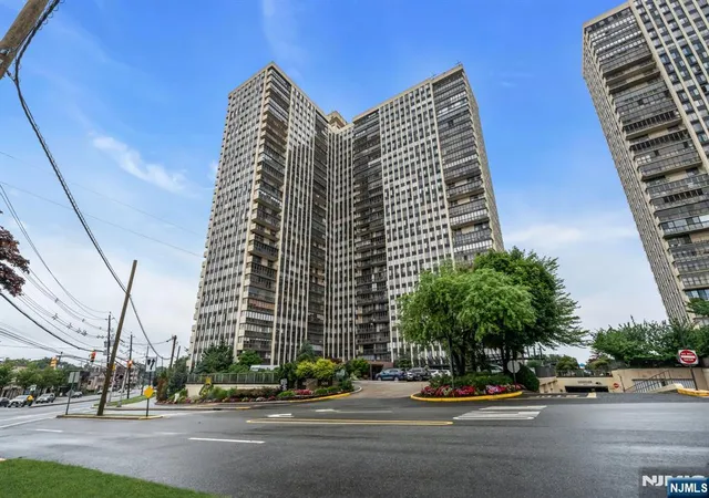 Homes for sale in Cliffside Park, NJ | 300 Winston Dr #2523, Cliffside Park, NJ 07010 | MLS# 26024922