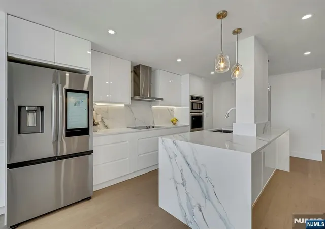 4th image of 200 Winston #1912, Cliffside Park, NJ 07010 | MLS# 26024939