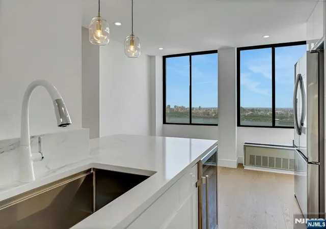 5th image of 200 Winston #1912, Cliffside Park, NJ 07010 | MLS# 26024939