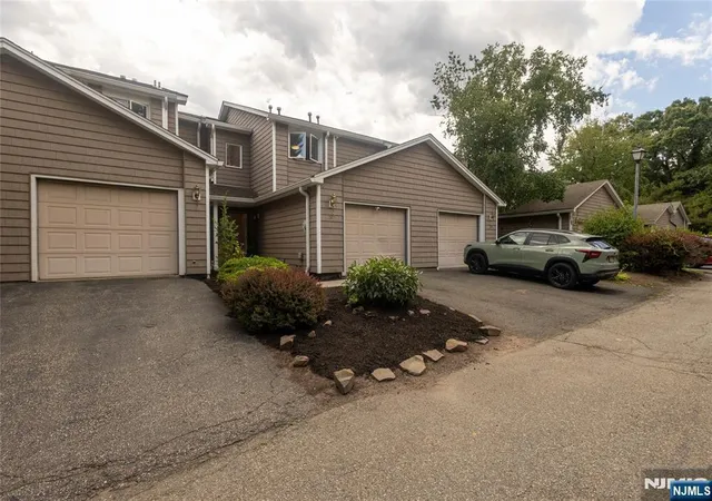Homes for sale in Haledon, NJ | 107 Rock Ledge Ter #1, Haledon, NJ 07508 | MLS# 26024955