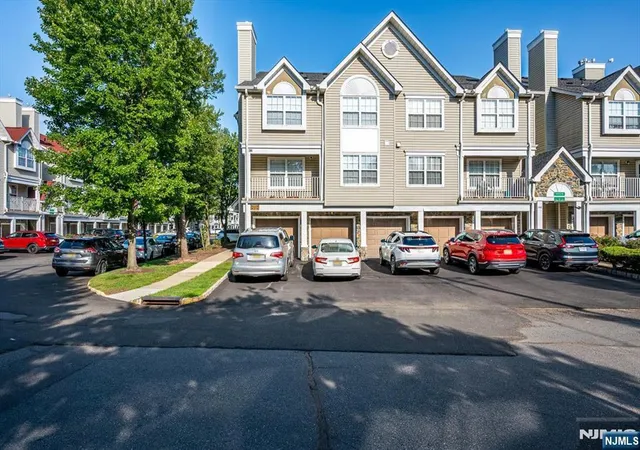 Homes for sale in Edison, NJ | 202 Prestwick Wy #202, Edison, NJ 08820 | MLS# 26024956