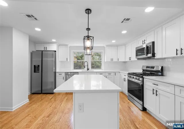 Homes for sale in Verona, NJ | 206 Linden Ave, Verona, NJ 07044 | MLS# 26024975