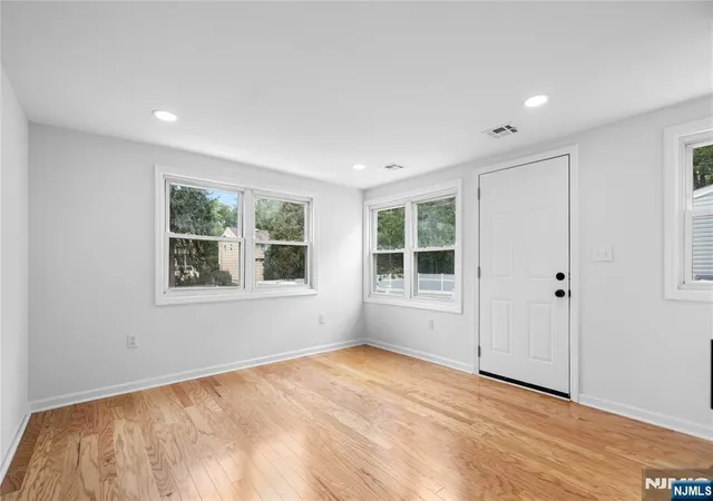 Homes for sale in Verona, NJ | 206 Linden Ave, Verona, NJ 07044 | MLS# 26024975