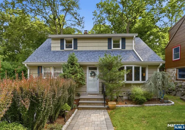 2nd image of 49 Pawnee Ave, Oakland, NJ 07436 | MLS# 26025005