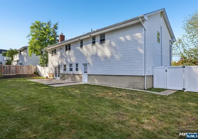 Homes for sale in Paramus, NJ | 270 Midwood Rd, Paramus, NJ 07652 | MLS# 26025020