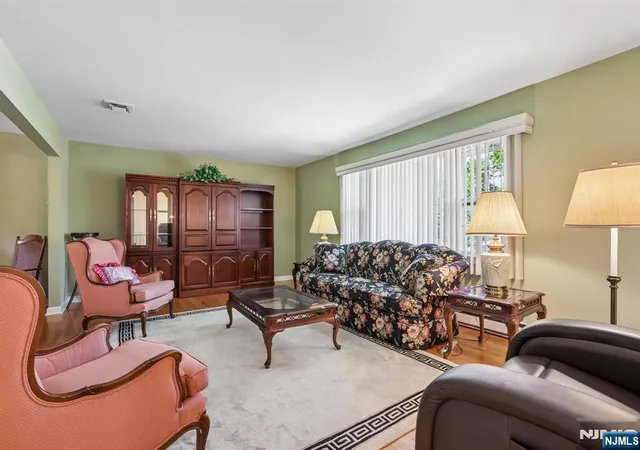 Homes for sale in Paramus, NJ | 270 Midwood Rd, Paramus, NJ 07652 | MLS# 26025020
