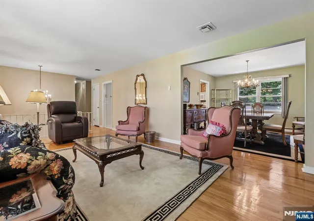 Homes for sale in Paramus, NJ | 270 Midwood Rd, Paramus, NJ 07652 | MLS# 26025020
