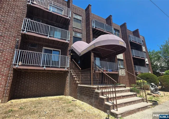 Homes for sale in Palisades Park, NJ | 201 12th St #19, Palisades Park, NJ 07650 | MLS# 26025021