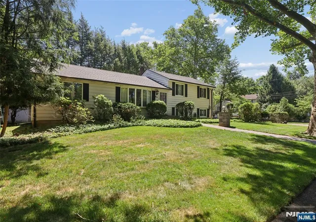 Homes for sale in Closter, NJ | 9 Smith St, Closter, NJ 07624 | MLS# 26025025
