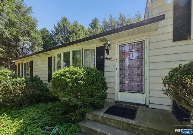 Homes for sale in Closter, NJ | 9 Smith St, Closter, NJ 07624 | MLS# 26025025