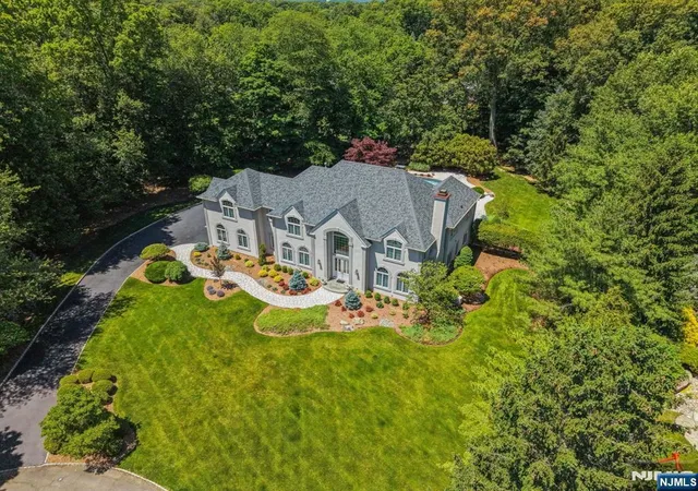 3rd image of 114 Valley Rd, Allendale, NJ 07401 | MLS# 26025027