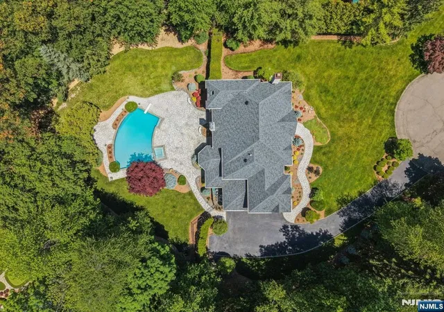 50th image of 114 Valley Rd, Allendale, NJ 07401 | MLS# 26025027