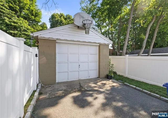 30th image of 99 Lynwood Rd, Verona, NJ 07044 | MLS# 26025030