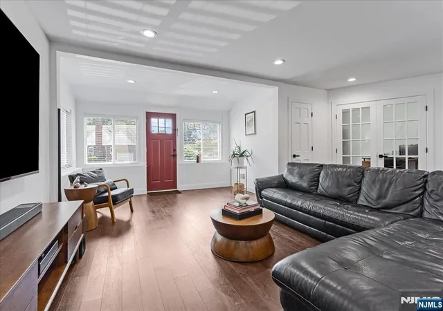 Homes for sale in Fair Lawn, NJ | 33-21 Southern Dr, Fair Lawn, NJ 07410 | MLS# 26025032