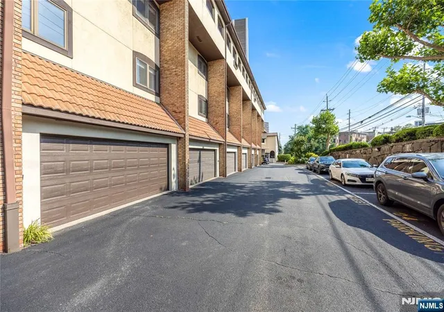 Homes for sale in Cliffside Park, NJ | 300 Gorge Road, Cliffside Park, NJ 07010 | Houzeo