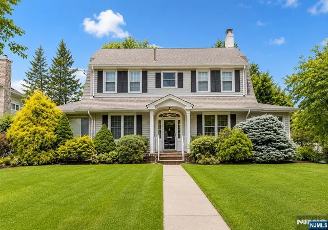 Homes for sale in Teaneck, NJ | 431 Maitland Ave, Teaneck, NJ 07666 | MLS# 26025048