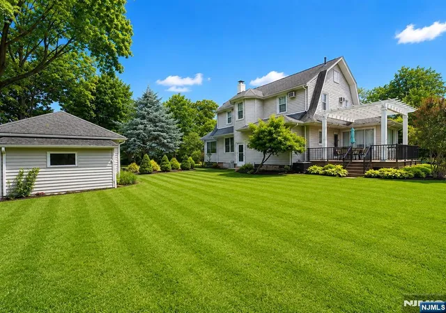 Homes for sale in Teaneck, NJ | 431 Maitland Ave, Teaneck, NJ 07666 | MLS# 26025048