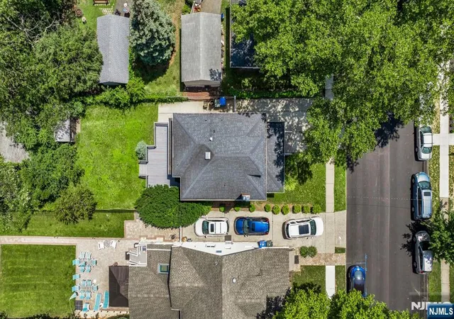 Photo 3 of Sale Pending at 180 Washington Ave, Rutherford, NJ 07070 | MLS# 26025059 | Listing updated on 2026-08-03